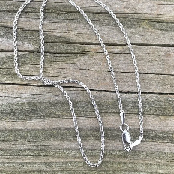 SOLD 💲Solid 18k white gold rope chain 2mm Diamond cut finish 16 inch - Picture 5 of 12